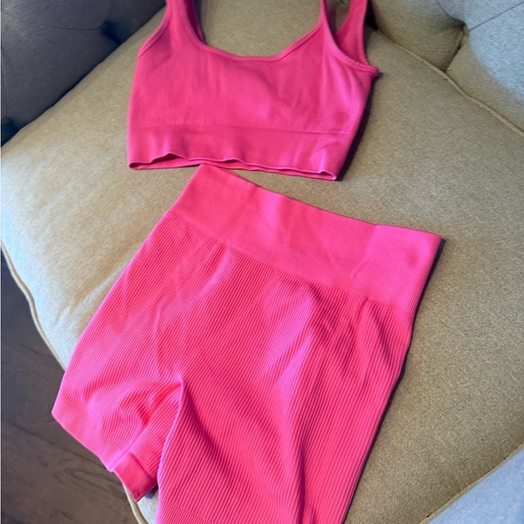 Hot Pink Ribbed Crop Top and Shorts Set - Picture 5 of 6